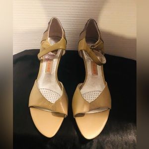 Women’s  genuine leather heels. Size US 8.5